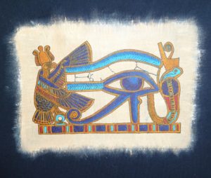 Selbstgemaltes Ägyptisches Motiv (Auge des Horus) auf später weiterverarbeitetem Stoff, mit einer speziellen Technik gemalt, sodass ein "Papyruseffekt" entsteht