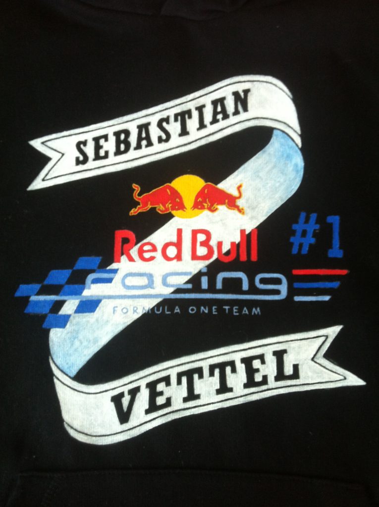 Red Bull Pullover "Sebastian Vettel" - Stoffe bemalen