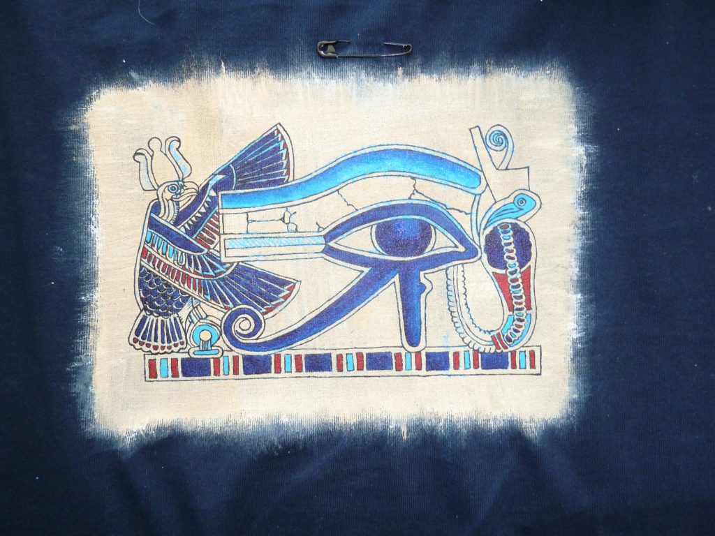 Das Auge des Horus - Stoffe bemalen - ägyptisches Oberteil selbstgenäht