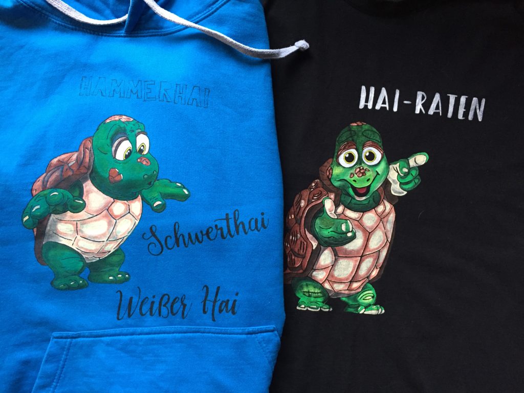 Josie Schildkröte Sascha Grammel Hai-Raten - selbstgestaltetes Motiv Shirt- Stoffe bemalen