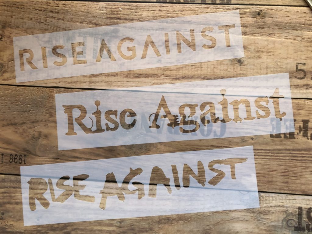 Rise Against Jacke - selbstbemalte Sweatjacke - Stoffmalfarben - Soft Linol Stempel - Mylarschablonen - stoffe-bemalen.de