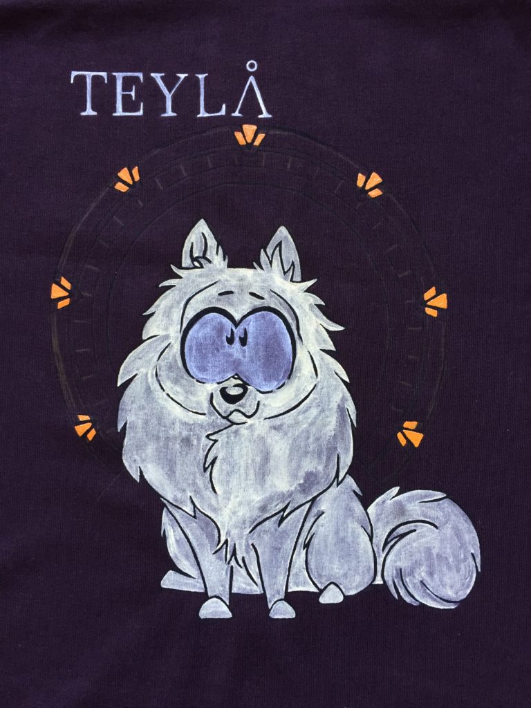 Teyla - deutscher Mittelspitz - Hundemotiv - selbstgemaltes Shirt - Stoffmalfarben - Stargate - stoffe-bemalen.de