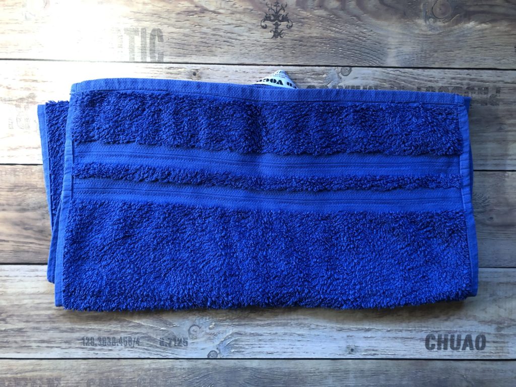 Handtuch bemalen mit Stoffmalfarben - Handtuch bedrucken - Schablonen - stoffe-bemalen.de