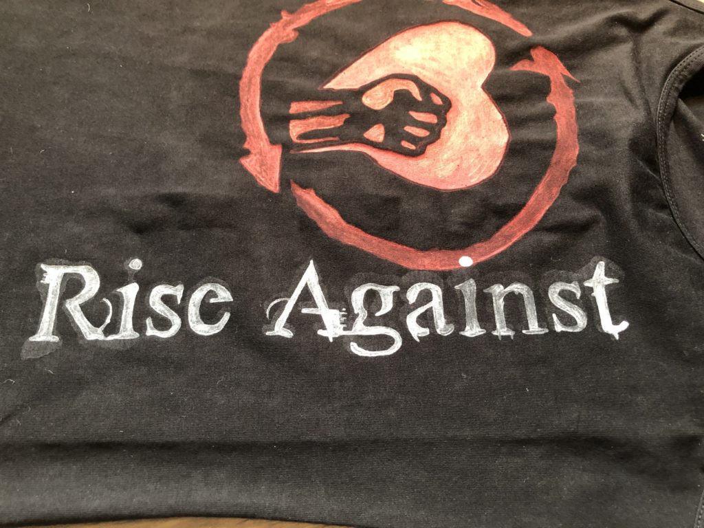 Rise Against Tanktop - selbstbemalt - Stoffe-bemalen.de - Gelli Plate - Textilmalfarbe