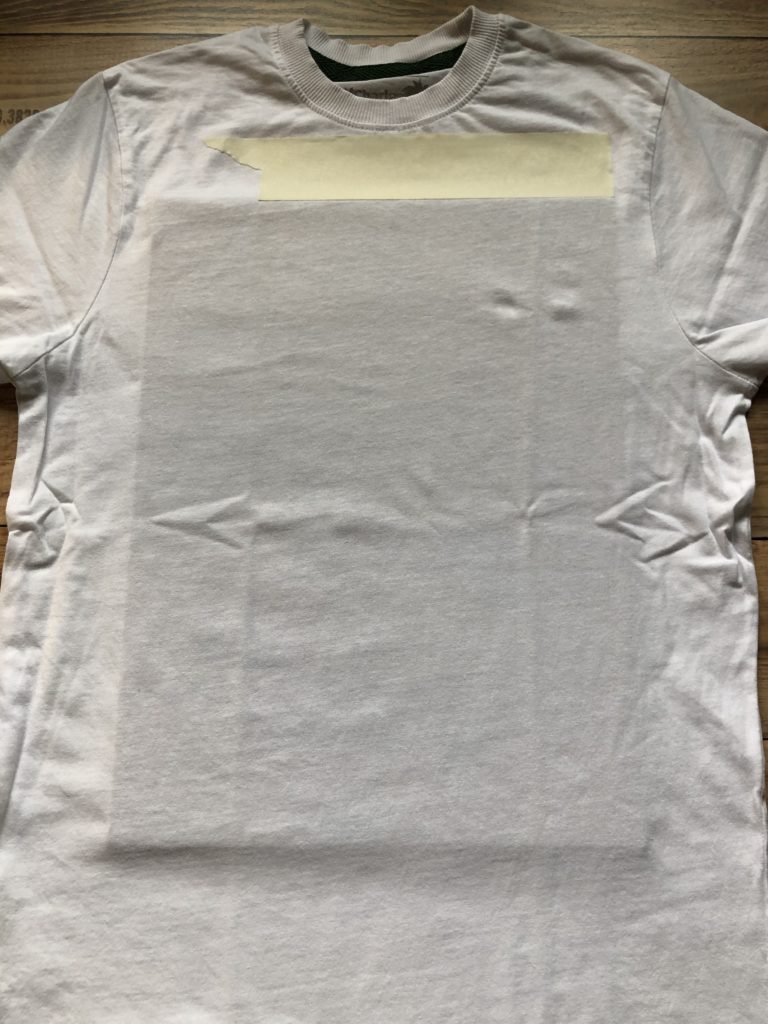 Stoffmalerei - Test - Erfahrungsbericht - Gelli Plate - Monotypie - Stoffdruck - buntes Shirt - Farbflecken kaschieren