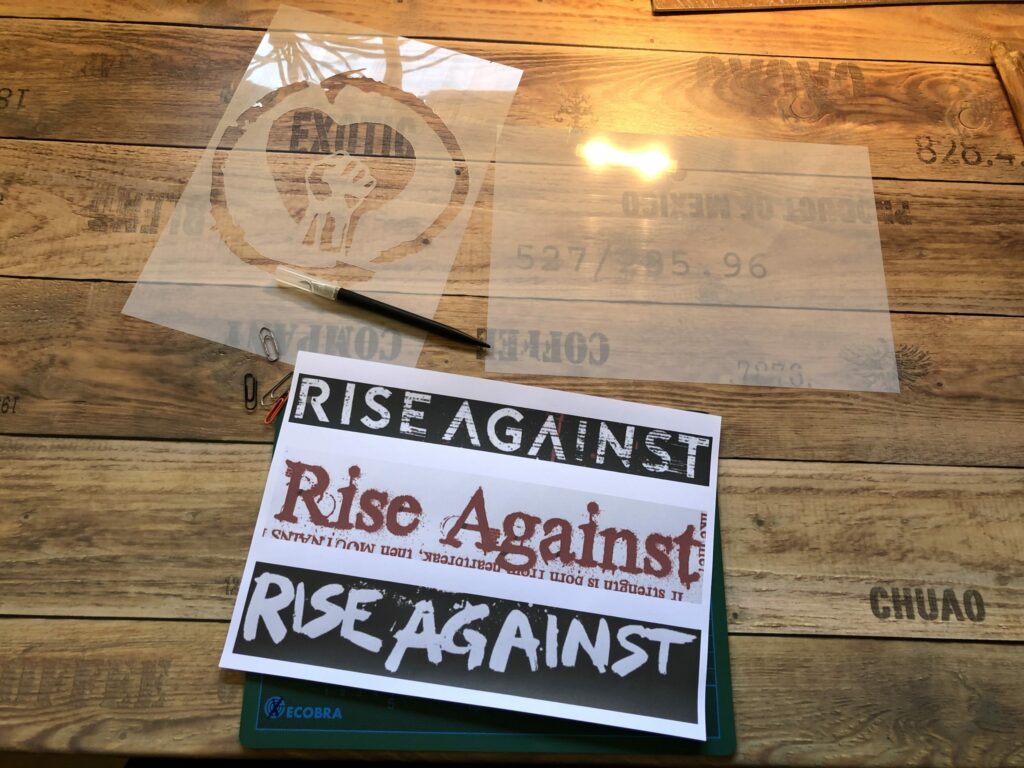 Rise Against Hose - Stoffmalfarbe - Stoffe bedrucken - Schablone - Heartfist - Stoffe selbst bemalen